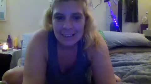 Snapshot of mandilube39 chatting on 02/15/25, 07:16 mindy22 online show from 02/15/25, 07:16