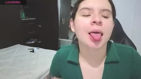 Snapshot of mandy_renzon1_ chatting on 10/14/25, 02:23 M A N D Y online show from 10/14/25, 02:23
