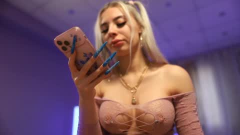 Snapshot of mandypeas chatting on 12/14/24, 08:13 Anto Lovense is Active My pleasure is in your hands Private is Open online show from 12/14/24, 08:13