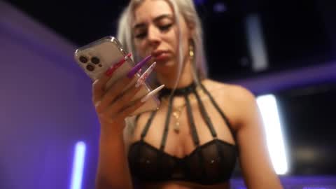 Snapshot of mandypeas chatting on 01/29/25, 08:40 Anto Lovense is Active My pleasure is in your hands Private is Open online show from 01/29/25, 08:40