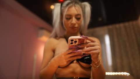 Snapshot of mandypeas chatting on 09/27/25, 05:56 Anto Lovense is Active My pleasure is in your hands Private is Open online show from 09/27/25, 05:56