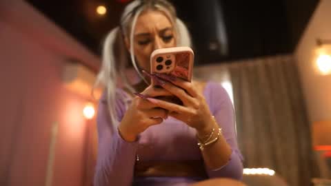 Snapshot of mandypeas chatting on 09/28/25, 06:52 Anto Lovense is Active My pleasure is in your hands Private is Open online show from 09/28/25, 06:52