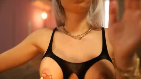 Snapshot of mandypeas chatting on 09/30/25, 07:35 Anto Lovense is Active My pleasure is in your hands Private is Open online show from 09/30/25, 07:35