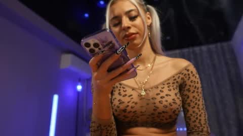 Snapshot of mandypeas chatting on 10/09/25, 06:33 Anto Lovense is Active My pleasure is in your hands Private is Open online show from 10/09/25, 06:33