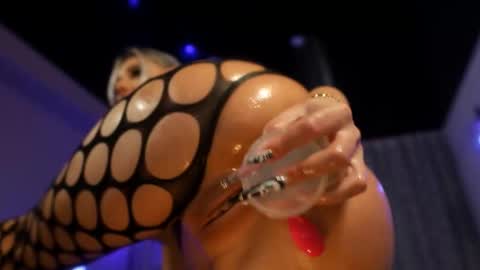 Snapshot of mandypeas chatting on 10/17/25, 06:27 Anto Lovense is Active My pleasure is in your hands Private is Open online show from 10/17/25, 06:27