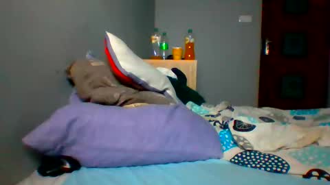 Snapshot of manh3 chatting on 04/27/26, 03:15 Man37 online show from 04/27/26, 03:15