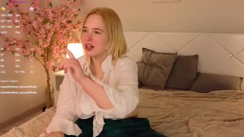 manic_pixie_ online show from 03/03/25, 06:55