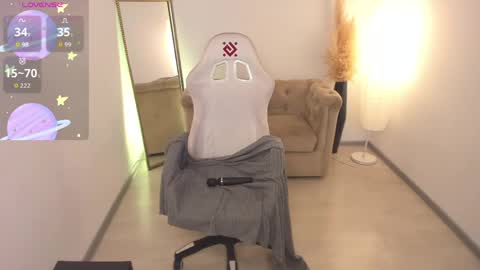 manic_pixie_ online show from 04/08/26, 03:45