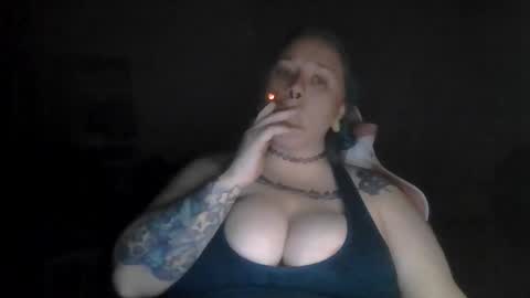 Snapshot of manicpixiepop chatting on 11/19/25, 12:10 ManicPixiePop online show from 11/19/25, 12:10