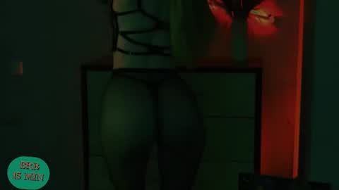 Snapshot of manifreyja chatting on 07/18/26, 09:07 Amelie online show from 07/18/26, 09:07