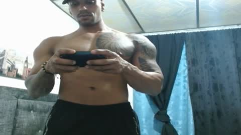 Snapshot of manolofitt chatting on 01/12/25, 12:18 Manolo online show from 01/12/25, 12:18