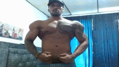 Snapshot of manolofitt chatting on 01/17/25, 06:54 Manolo online show from 01/17/25, 06:54