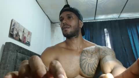 Snapshot of manolofitt chatting on 02/15/25, 02:55 Manolo online show from 02/15/25, 02:55