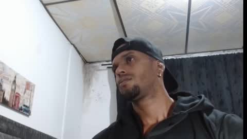 Snapshot of manolofitt chatting on 02/23/25, 12:30 Manolo online show from 02/23/25, 12:30