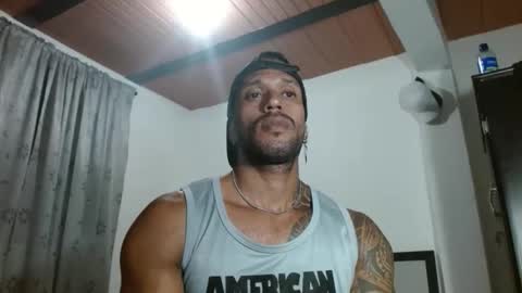 Snapshot of manolofitt chatting on 10/19/25, 12:22 Manolo online show from 10/19/25, 12:22