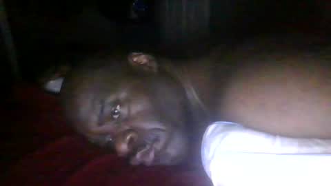 Snapshot of manpntheprowll chatting on 12/21/25, 01:18 manontheprowll online show from 12/21/25, 01:18