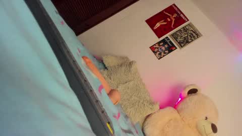 MARY  online show from 02/19/25, 01:29