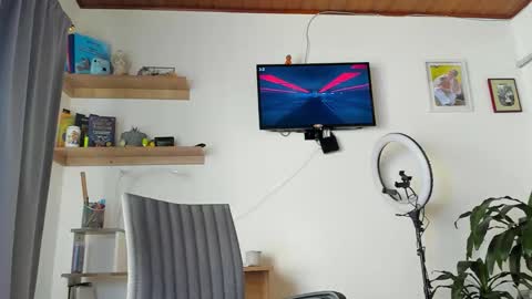 manucute 23  online show from 12/03/25, 02:37