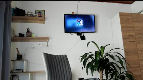 manucute 23  online show from 04/05/26, 04:48