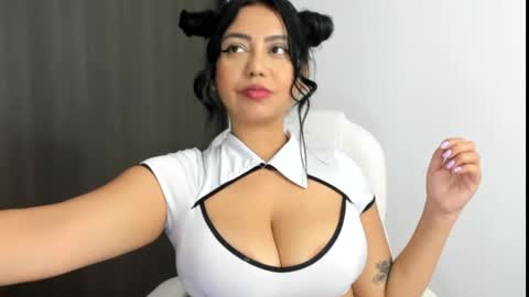 MANUELA online show from 02/16/25, 08:00
