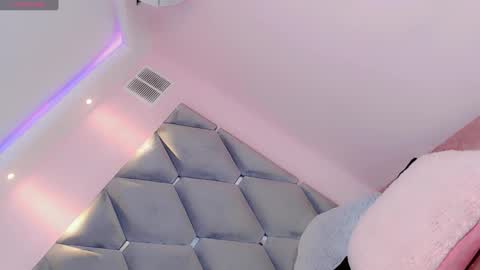 Manuela Kingsley online show from 12/28/24, 05:35