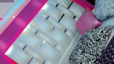 Manuela Kingsley online show from 02/26/25, 08:44