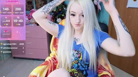 Manuela online show from 12/28/24, 11:16