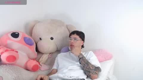 Manuel online show from 05/15/26, 11:12