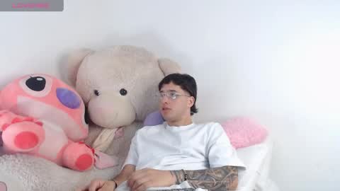 Manuel online show from 05/15/26, 11:23
