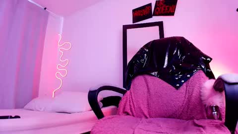 manuevans10 online show from 09/16/25, 12:28