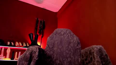 Snapshot of manuevans10 chatting on 05/11/26, 04:04 manuevans10 online show from 05/11/26, 04:04