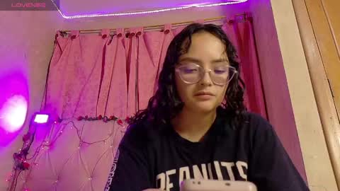 Snapshot of manumeow_ chatting on 05/22/26, 12:18 Manu online show from 05/22/26, 12:18