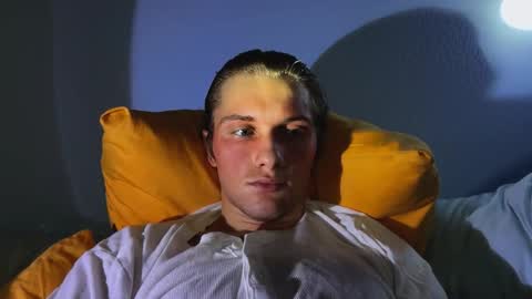 Snapshot of manxoliday chatting on 11/17/25, 08:58 manxoliday online show from 11/17/25, 08:58