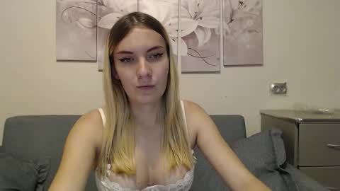 Snapshot of manyamania chatting on 10/16/25, 07:09 Prosto Maria online show from 10/16/25, 07:09