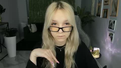 Snapshot of maoqibeverly chatting on 05/03/26, 05:24 Maoqi online show from 05/03/26, 05:24
