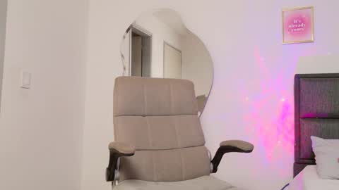     online show from 03/10/25, 02:06