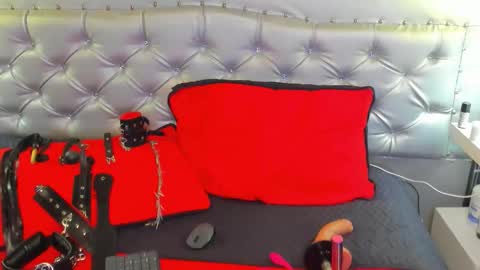 Snapshot of mara_blake__ chatting on 11/08/25, 02:56 Mara online show from 11/08/25, 02:56