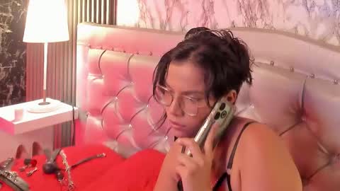 Snapshot of mara_blake__ chatting on 11/16/25, 01:06 Mara online show from 11/16/25, 01:06