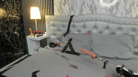 Snapshot of mara_blake__ chatting on 12/14/25, 03:45 Mara online show from 12/14/25, 03:45