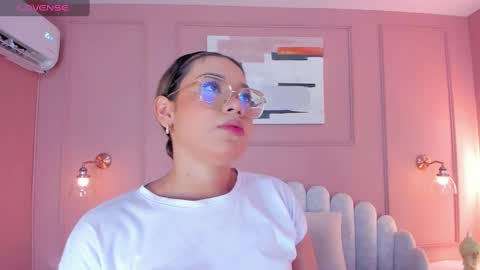 Snapshot of mara_brooks chatting on 12/04/24, 06:39 Mara online show from 12/04/24, 06:39