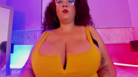 Snapshot of maraasweet chatting on 02/26/25, 02:15 Mrs. Sweet online show from 02/26/25, 02:15