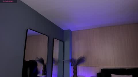 MARA  online show from 09/11/25, 10:04