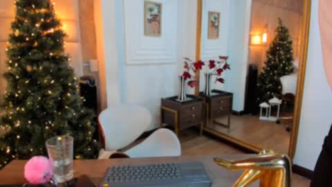 Mara Torres online show from 12/12/24, 07:48