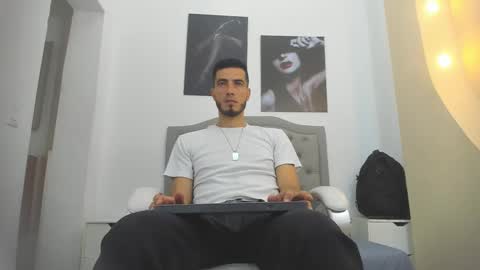 Snapshot of marc_ruffalo chatting on 03/01/26, 04:42 Marc Ruffalo online show from 03/01/26, 04:42