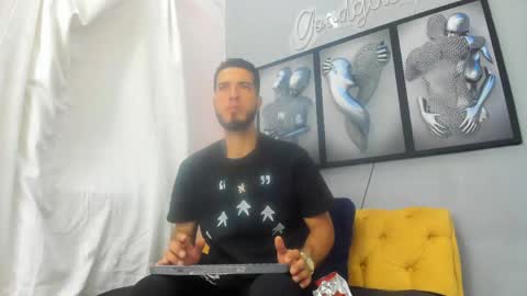 Marc Ruffalo online show from 04/12/26, 07:19