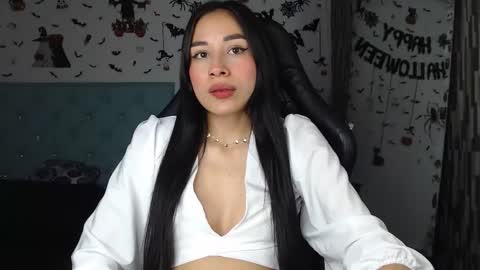 Snapshot of marce0001 chatting on 10/06/25, 12:30 Marcela online show from 10/06/25, 12:30