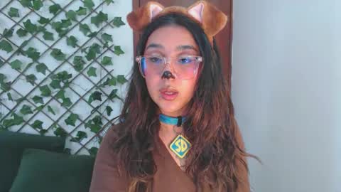 Snapshot of marce_bunny chatting on 10/31/25, 04:19 Marcela online show from 10/31/25, 04:19