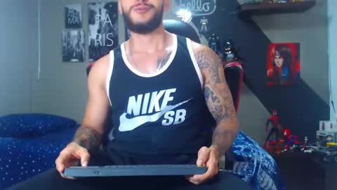 Snapshot of marcel_craw0796 chatting on 05/18/26, 02:12 MARCEL online show from 05/18/26, 02:12
