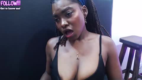 Snapshot of marcelagreyy chatting on 09/18/25, 12:23 MARCELA online show from 09/18/25, 12:23