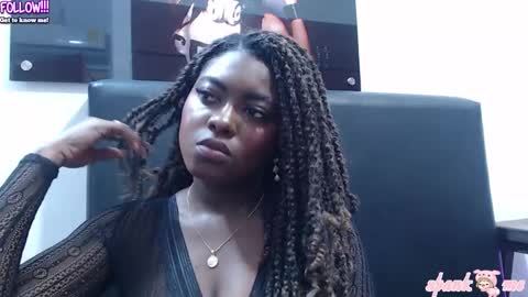 Snapshot of marcelagreyy chatting on 11/06/25, 08:21 MARCELA online show from 11/06/25, 08:21